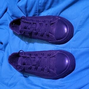 Tread safe canvas shoes